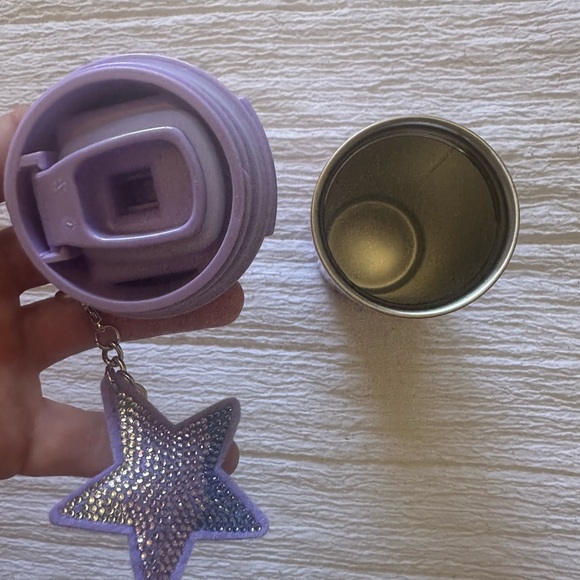 Brand new 2023 limited edition Starbucks lilac starfish cup - Picture 4 of 4